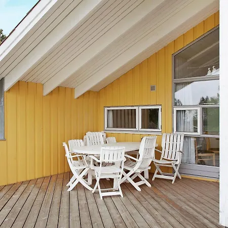 Three-bedroom Holiday In 1 Feriehus
