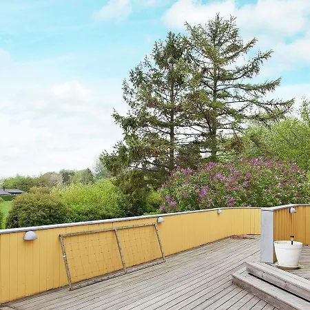 Three-bedroom Holiday In 1 Feriehus *
