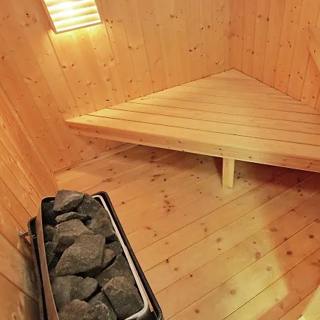 Feriehus Three-bedroom Holiday In 1