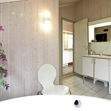 Three-bedroom Holiday In 1 Bogø By