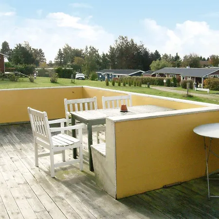Three-bedroom Holiday In 1 Bogø By